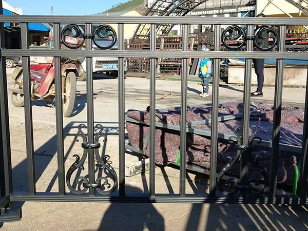 陽(yáng)臺(tái)護(hù)欄