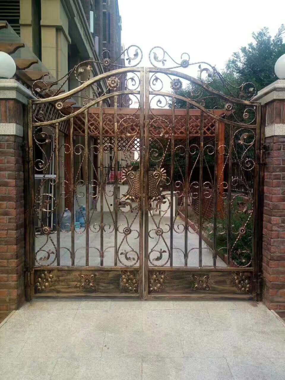 天津濱海新區(qū)中塘鎮(zhèn)鐵藝護(hù)欄-中式庭院圍欄現(xiàn)貨安裝